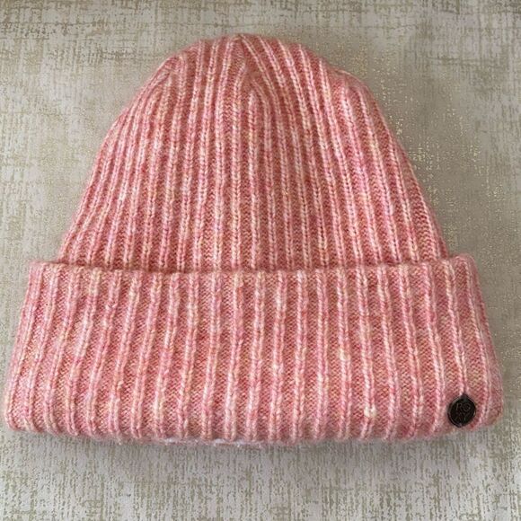 Roxy Peach/Pink Ribbed Beanie. Fold Over One Size Winter Ski Warm Snow Beach EUC - Picture 1 of 7